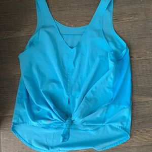 Lululemon workout top in EUC